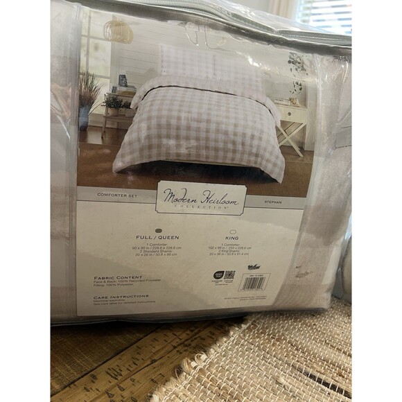 Modern Heirloom Queen Gingham Comforter Tan NEW - Picture 4 of 9